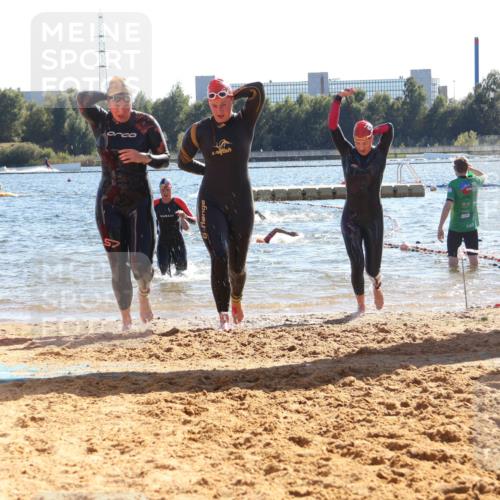 07.09.2025 - 19. Norderstedt Triathlon Luisa Fischer http://msf.ph/oto/8752510 07.09.2025 15:34:17 Schwimmen 1065, 1073, 1092, 1099 meine-sportfotos.de