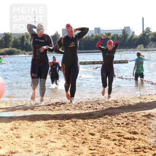 07.09.2025 - 19. Norderstedt Triathlon Luisa Fischer http://msf.ph/oto/8752512 07.09.2025 15:34:17 Schwimmen 1065, 1073, 1092, 1099 meine-sportfotos.de
