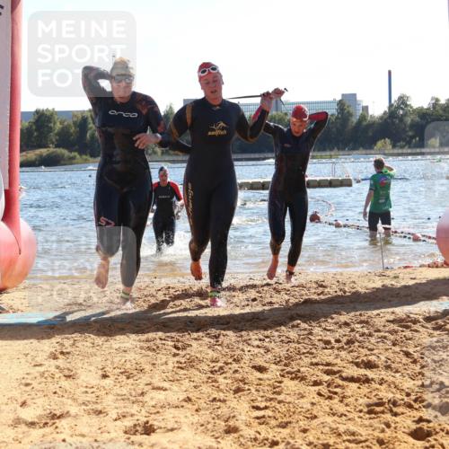 07.09.2025 - 19. Norderstedt Triathlon Luisa Fischer http://msf.ph/oto/8752520 07.09.2025 15:34:18 Schwimmen 1065, 1073, 1092, 1099, 1563 meine-sportfotos.de