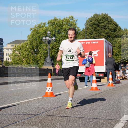 07.09.2025 - BARMER Alsterlauf Yannick Fuchs http://msf.ph/oto/8752530 07.09.2025 09:36:23 Laufen 5714, 8287, 8139 meine-sportfotos.de