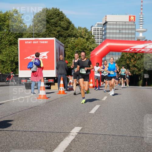 07.09.2025 - BARMER Alsterlauf Yannick Fuchs http://msf.ph/oto/8752563 07.09.2025 09:36:24 Laufen 8287, 8136, 8139, 542 meine-sportfotos.de