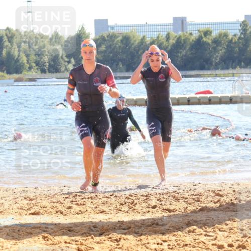 07.09.2025 - 19. Norderstedt Triathlon Luisa Fischer http://msf.ph/oto/8752596 07.09.2025 15:34:30 Schwimmen 1051, 1054, 1065, 1073, 1092, 1099, 1563 meine-sportfotos.de