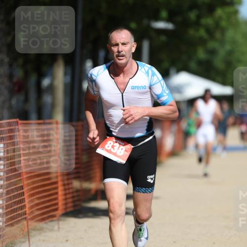 07.09.2025 - 19. Norderstedt Triathlon Michael Strokosch http://msf.ph/oto/8752613 07.09.2025 12:46:32 Laufen 697, 838 meine-sportfotos.de
