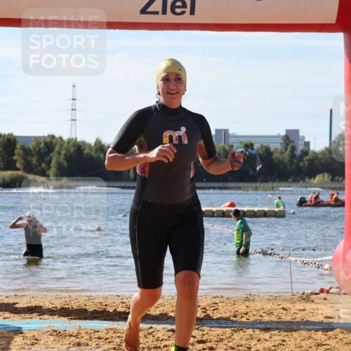 07.09.2025 - 19. Norderstedt Triathlon Luisa Fischer http://msf.ph/oto/8752627 07.09.2025 11:23:36 Schwimmen 1380 meine-sportfotos.de