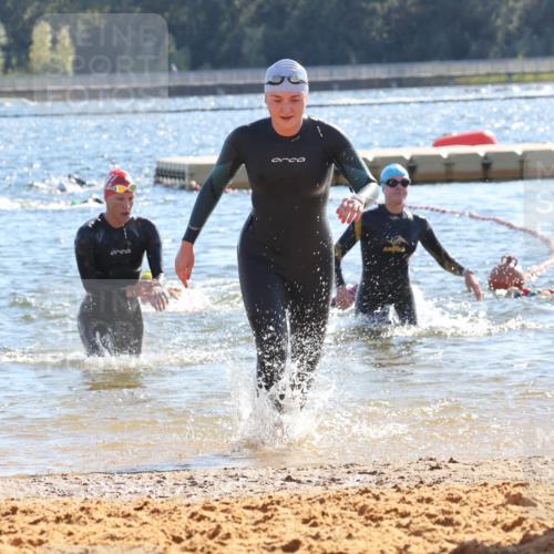 07.09.2025 - 19. Norderstedt Triathlon Luisa Fischer http://msf.ph/oto/8752634 07.09.2025 15:34:34 Schwimmen 1051, 1054, 1069, 1092, 1563 meine-sportfotos.de
