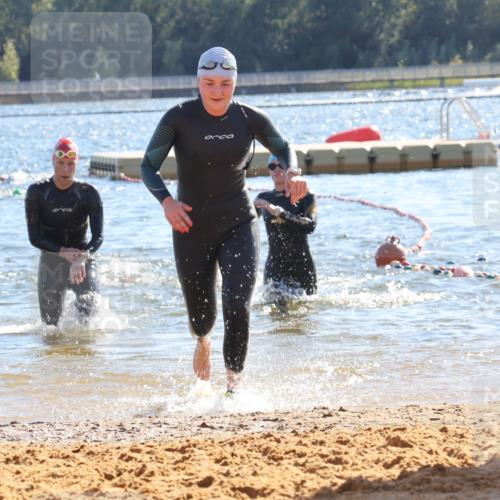 07.09.2025 - 19. Norderstedt Triathlon Luisa Fischer http://msf.ph/oto/8752636 07.09.2025 15:34:34 Schwimmen 1051, 1054, 1069, 1092, 1563 meine-sportfotos.de