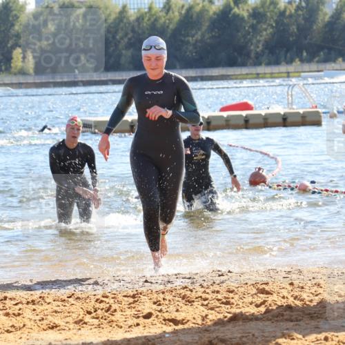 07.09.2025 - 19. Norderstedt Triathlon Luisa Fischer http://msf.ph/oto/8752640 07.09.2025 15:34:34 Schwimmen 1051, 1054, 1069, 1092, 1563 meine-sportfotos.de