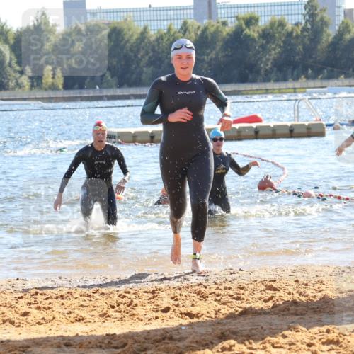 07.09.2025 - 19. Norderstedt Triathlon Luisa Fischer http://msf.ph/oto/8752641 07.09.2025 15:34:35 Schwimmen 1051, 1054, 1064, 1069, 1092, 1563 meine-sportfotos.de