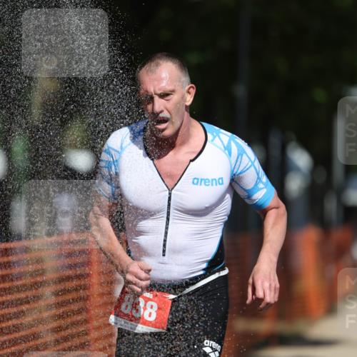 07.09.2025 - 19. Norderstedt Triathlon Michael Strokosch http://msf.ph/oto/8752646 07.09.2025 12:46:33 Laufen 697, 838 meine-sportfotos.de