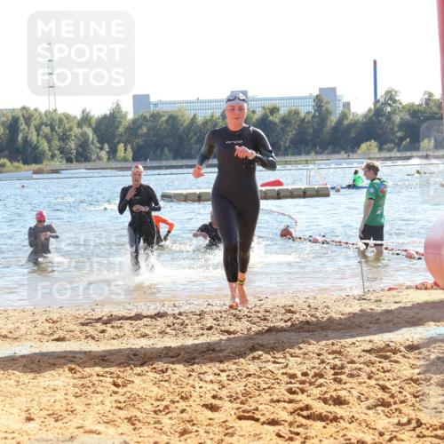 07.09.2025 - 19. Norderstedt Triathlon Luisa Fischer http://msf.ph/oto/8752650 07.09.2025 15:34:36 Schwimmen 1051, 1054, 1064, 1069, 1105, 1563 meine-sportfotos.de