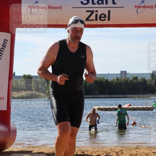 07.09.2025 - 19. Norderstedt Triathlon Luisa Fischer http://msf.ph/oto/8752663 07.09.2025 11:23:52 Schwimmen 800 meine-sportfotos.de
