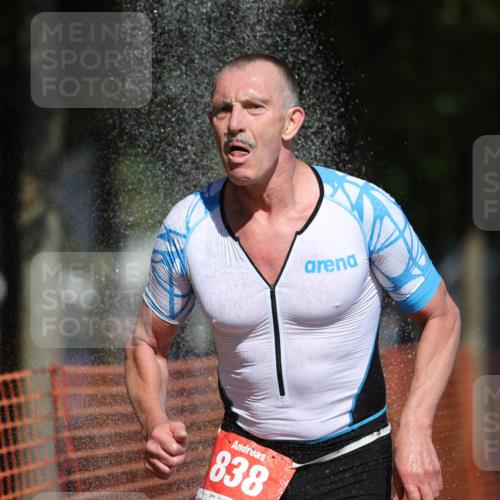 07.09.2025 - 19. Norderstedt Triathlon Michael Strokosch http://msf.ph/oto/8752668 07.09.2025 12:46:34 Laufen 697, 838 meine-sportfotos.de