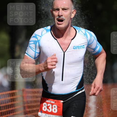 07.09.2025 - 19. Norderstedt Triathlon Michael Strokosch http://msf.ph/oto/8752677 07.09.2025 12:46:34 Laufen 697, 838 meine-sportfotos.de