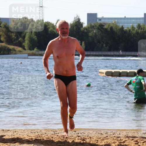 07.09.2025 - 19. Norderstedt Triathlon Luisa Fischer http://msf.ph/oto/8752710 07.09.2025 11:24:12 Schwimmen 192, 823 meine-sportfotos.de