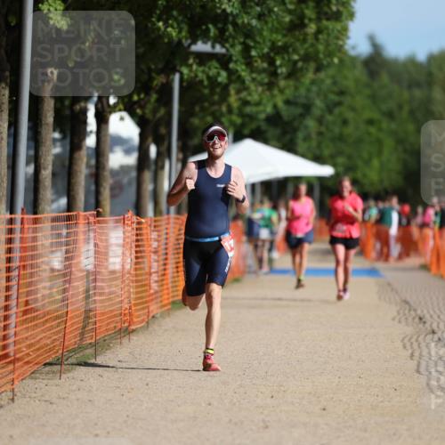 07.09.2025 - 19. Norderstedt Triathlon Michael Strokosch http://msf.ph/oto/8752714 07.09.2025 10:36:57 Laufen 1149 meine-sportfotos.de