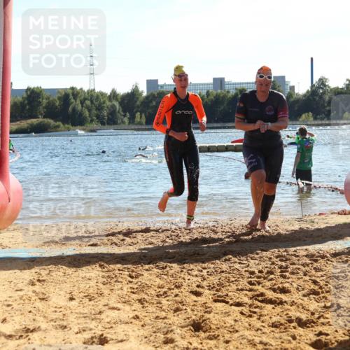 07.09.2025 - 19. Norderstedt Triathlon Luisa Fischer http://msf.ph/oto/8752719 07.09.2025 15:34:45 Schwimmen 1047, 1064, 1069, 1070, 1089, 1105 meine-sportfotos.de