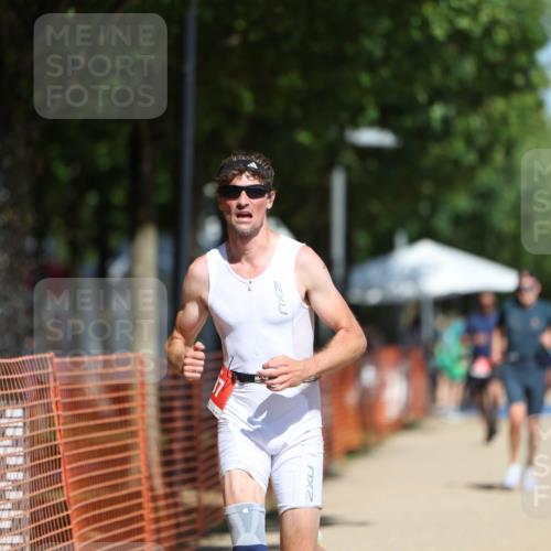 07.09.2025 - 19. Norderstedt Triathlon Michael Strokosch http://msf.ph/oto/8752733 07.09.2025 12:46:39 Laufen 697, 788 meine-sportfotos.de