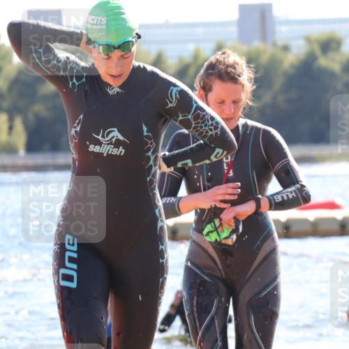 07.09.2025 - 19. Norderstedt Triathlon Luisa Fischer http://msf.ph/oto/8752748 07.09.2025 15:35:16 Schwimmen 1043, 1085 meine-sportfotos.de