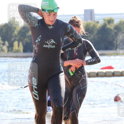 07.09.2025 - 19. Norderstedt Triathlon Luisa Fischer http://msf.ph/oto/8752751 07.09.2025 15:35:16 Schwimmen 1043, 1085 meine-sportfotos.de