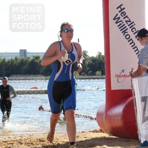 07.09.2025 - 19. Norderstedt Triathlon Luisa Fischer http://msf.ph/oto/8752793 07.09.2025 15:35:23 Schwimmen 1043, 1056, 1068, 1085 meine-sportfotos.de