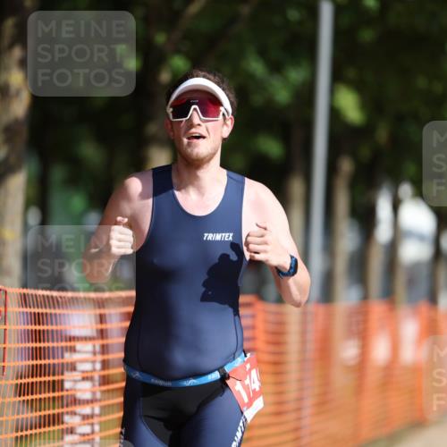 07.09.2025 - 19. Norderstedt Triathlon Michael Strokosch http://msf.ph/oto/8752806 07.09.2025 10:37:01 Laufen 1149 meine-sportfotos.de