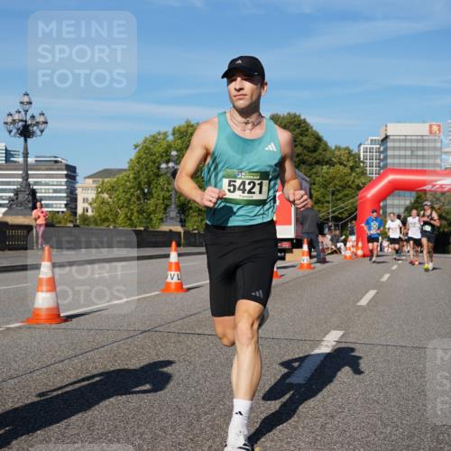 07.09.2025 - BARMER Alsterlauf Yannick Fuchs http://msf.ph/oto/8752814 07.09.2025 09:36:31 Laufen 5421 meine-sportfotos.de