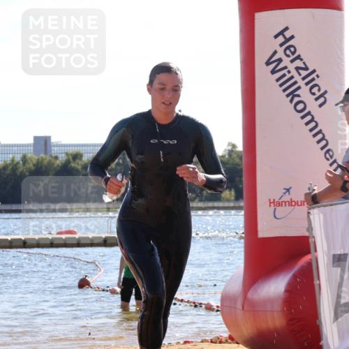07.09.2025 - 19. Norderstedt Triathlon Luisa Fischer http://msf.ph/oto/8752828 07.09.2025 15:35:28 Schwimmen 1043, 1056, 1068, 1085 meine-sportfotos.de