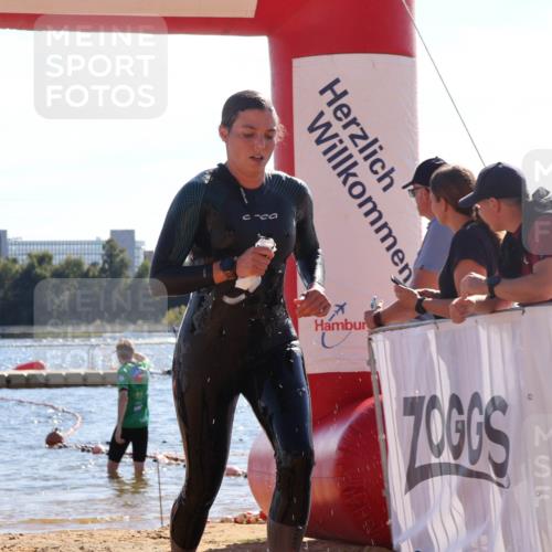 07.09.2025 - 19. Norderstedt Triathlon Luisa Fischer http://msf.ph/oto/8752831 07.09.2025 15:35:28 Schwimmen 1043, 1056, 1068, 1085 meine-sportfotos.de