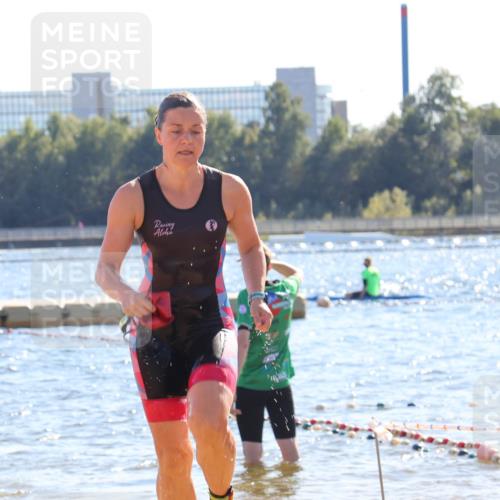 07.09.2025 - 19. Norderstedt Triathlon Luisa Fischer http://msf.ph/oto/8752848 07.09.2025 15:35:46 Schwimmen 509, 1058, 1077 meine-sportfotos.de