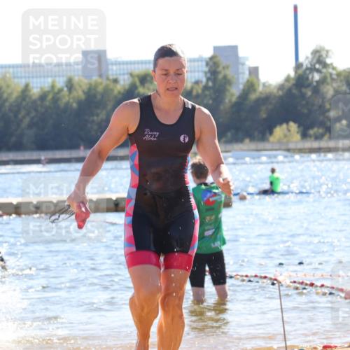 07.09.2025 - 19. Norderstedt Triathlon Luisa Fischer http://msf.ph/oto/8752851 07.09.2025 15:35:46 Schwimmen 509, 1058, 1077 meine-sportfotos.de