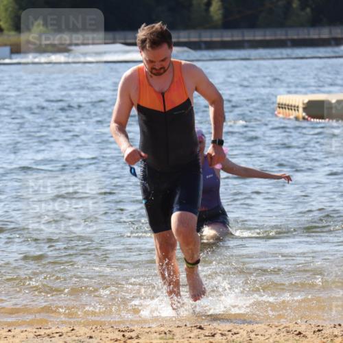 07.09.2025 - 19. Norderstedt Triathlon Luisa Fischer http://msf.ph/oto/8752853 07.09.2025 11:26:08 Schwimmen 162 meine-sportfotos.de