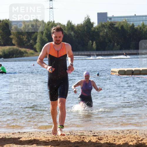07.09.2025 - 19. Norderstedt Triathlon Luisa Fischer http://msf.ph/oto/8752871 07.09.2025 11:26:10 Schwimmen 162, 163 meine-sportfotos.de