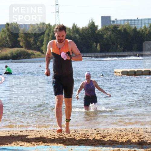 07.09.2025 - 19. Norderstedt Triathlon Luisa Fischer http://msf.ph/oto/8752872 07.09.2025 11:26:10 Schwimmen 162, 163 meine-sportfotos.de