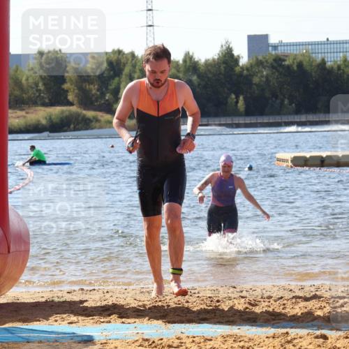 07.09.2025 - 19. Norderstedt Triathlon Luisa Fischer http://msf.ph/oto/8752875 07.09.2025 11:26:10 Schwimmen 162, 163 meine-sportfotos.de
