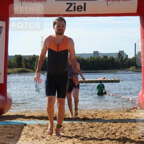07.09.2025 - 19. Norderstedt Triathlon Luisa Fischer http://msf.ph/oto/8752935 07.09.2025 11:26:16 Schwimmen 162, 163 meine-sportfotos.de