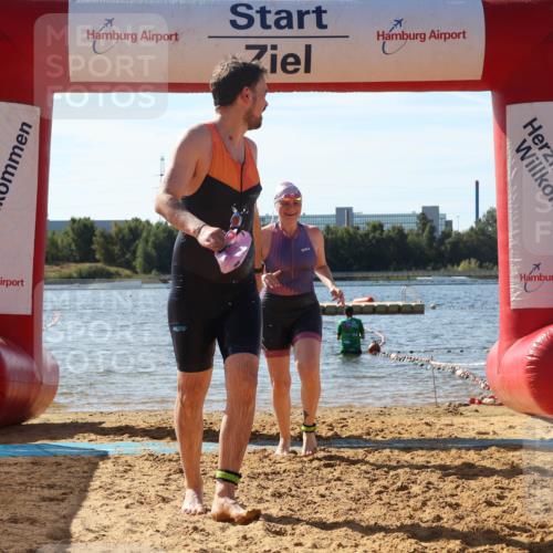 07.09.2025 - 19. Norderstedt Triathlon Luisa Fischer http://msf.ph/oto/8752940 07.09.2025 11:26:16 Schwimmen 162, 163 meine-sportfotos.de