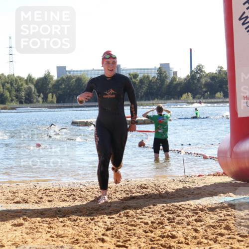 07.09.2025 - 19. Norderstedt Triathlon Luisa Fischer http://msf.ph/oto/8753012 07.09.2025 15:36:11 Schwimmen 1050, 1059, 1075 meine-sportfotos.de