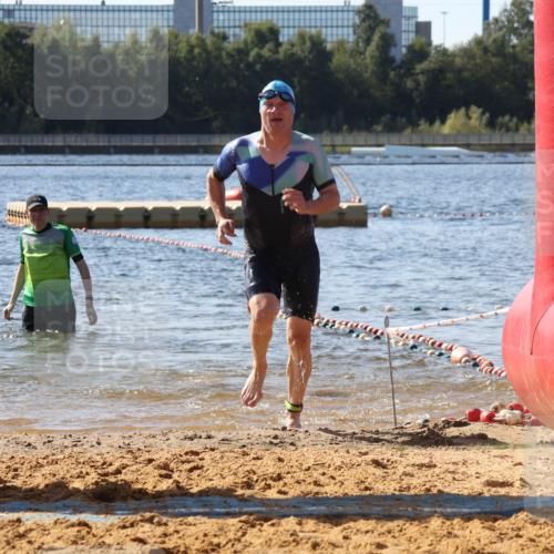 07.09.2025 - 19. Norderstedt Triathlon Luisa Fischer http://msf.ph/oto/8753016 07.09.2025 11:27:19 Schwimmen 170 meine-sportfotos.de