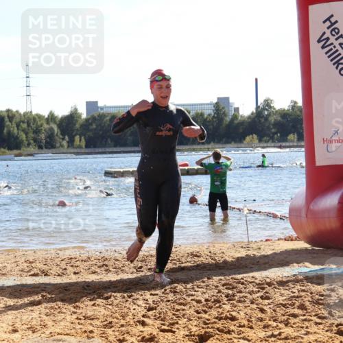 07.09.2025 - 19. Norderstedt Triathlon Luisa Fischer http://msf.ph/oto/8753017 07.09.2025 15:36:12 Schwimmen 1050, 1059, 1075 meine-sportfotos.de