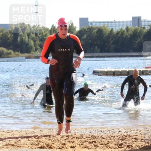 07.09.2025 - 19. Norderstedt Triathlon Luisa Fischer http://msf.ph/oto/8753026 07.09.2025 15:36:25 Schwimmen 1074, 1593 meine-sportfotos.de