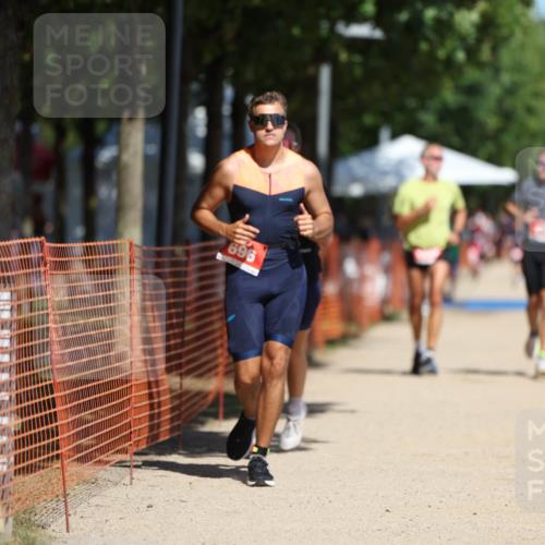 07.09.2025 - 19. Norderstedt Triathlon Michael Strokosch http://msf.ph/oto/8753032 07.09.2025 12:46:57 Laufen 696, 776, 1213 meine-sportfotos.de