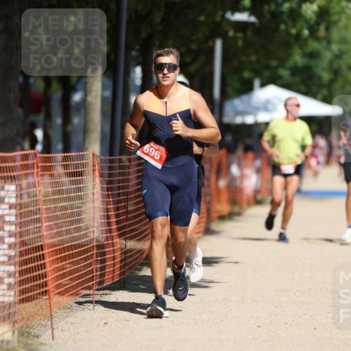 07.09.2025 - 19. Norderstedt Triathlon Michael Strokosch http://msf.ph/oto/8753041 07.09.2025 12:46:57 Laufen 696, 776, 1213 meine-sportfotos.de