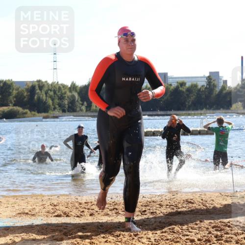 07.09.2025 - 19. Norderstedt Triathlon Luisa Fischer http://msf.ph/oto/8753043 07.09.2025 15:36:27 Schwimmen 1074, 1087, 1593 meine-sportfotos.de