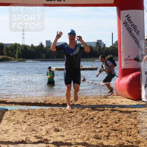 07.09.2025 - 19. Norderstedt Triathlon Luisa Fischer http://msf.ph/oto/8753049 07.09.2025 11:27:21 Schwimmen 170 meine-sportfotos.de