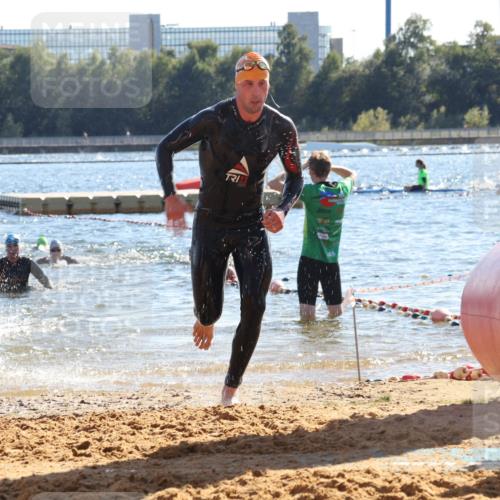 07.09.2025 - 19. Norderstedt Triathlon Luisa Fischer http://msf.ph/oto/8753060 07.09.2025 15:36:29 Schwimmen 1044, 1074, 1087, 1593 meine-sportfotos.de