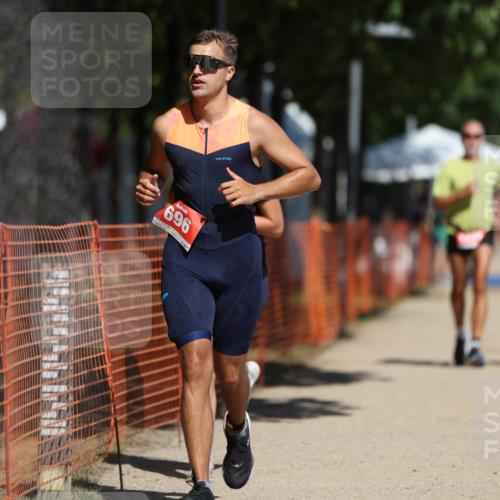 07.09.2025 - 19. Norderstedt Triathlon Michael Strokosch http://msf.ph/oto/8753066 07.09.2025 12:46:59 Laufen 696, 776, 1213, 1247 meine-sportfotos.de