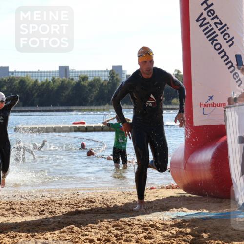 07.09.2025 - 19. Norderstedt Triathlon Luisa Fischer http://msf.ph/oto/8753068 07.09.2025 15:36:30 Schwimmen 1044, 1074, 1087, 1593 meine-sportfotos.de