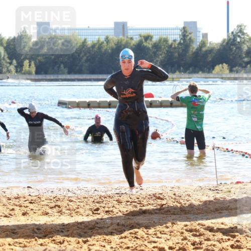 07.09.2025 - 19. Norderstedt Triathlon Luisa Fischer http://msf.ph/oto/8753128 07.09.2025 15:36:41 Schwimmen 1044, 1067, 1087, 1103, 1593 meine-sportfotos.de