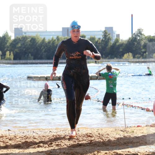 07.09.2025 - 19. Norderstedt Triathlon Luisa Fischer http://msf.ph/oto/8753142 07.09.2025 15:36:42 Schwimmen 1044, 1067, 1087, 1103, 1593 meine-sportfotos.de