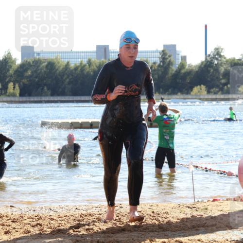 07.09.2025 - 19. Norderstedt Triathlon Luisa Fischer http://msf.ph/oto/8753146 07.09.2025 15:36:42 Schwimmen 1044, 1067, 1087, 1103, 1593 meine-sportfotos.de